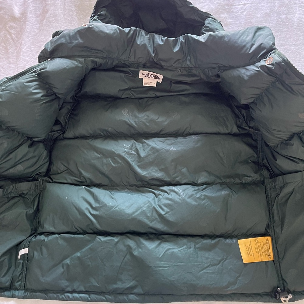 The North Face Women’s Dark Green Sierra Puffer Jacket - medium - Picture 6 of 10